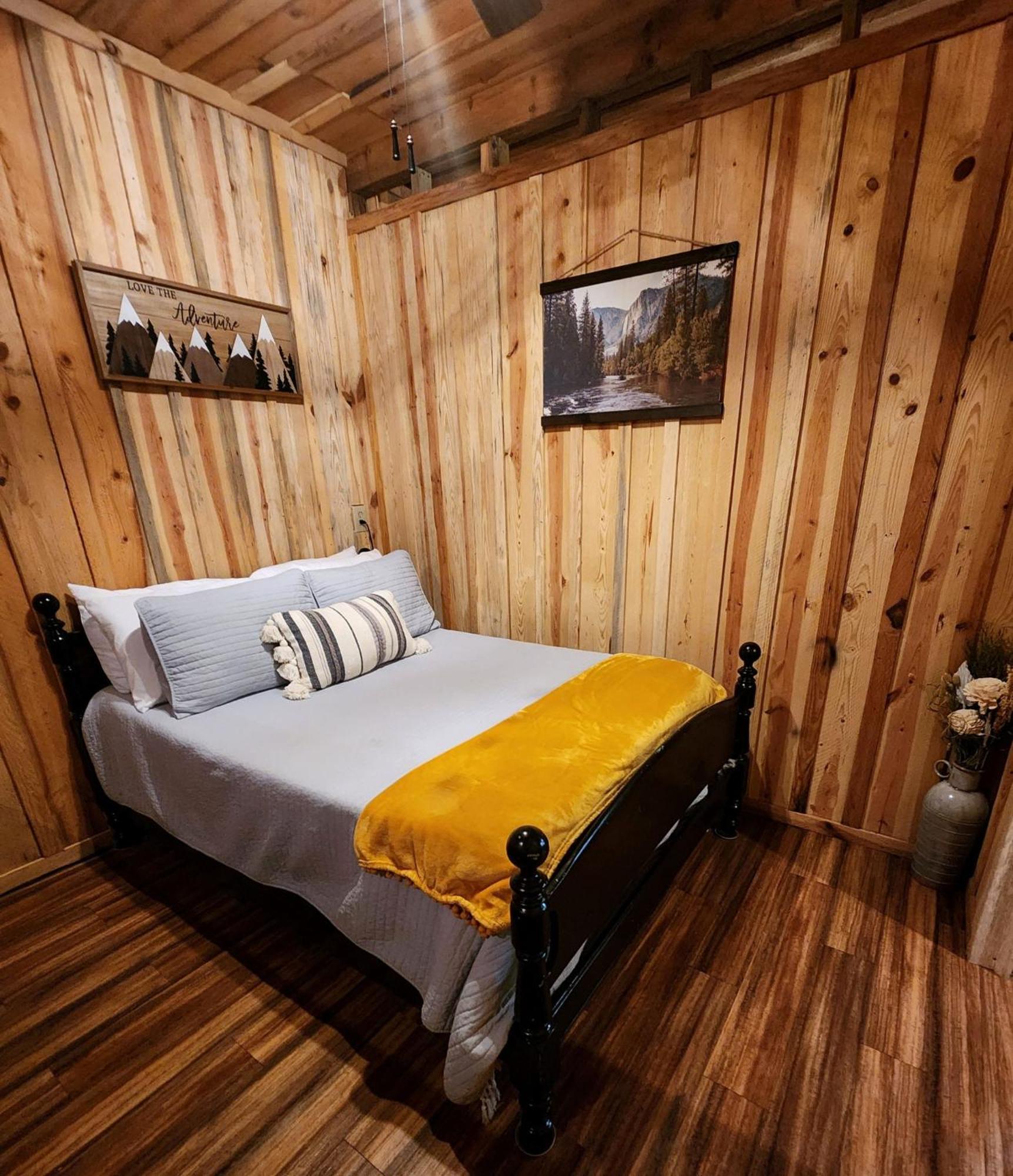 Unique Country Cabin Meets Farmhouse Modern!!! Mena Exterior foto