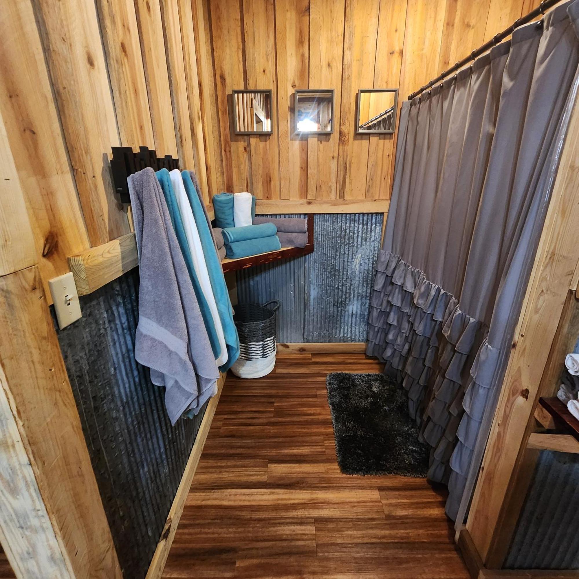Unique Country Cabin Meets Farmhouse Modern!!! Mena Exterior foto